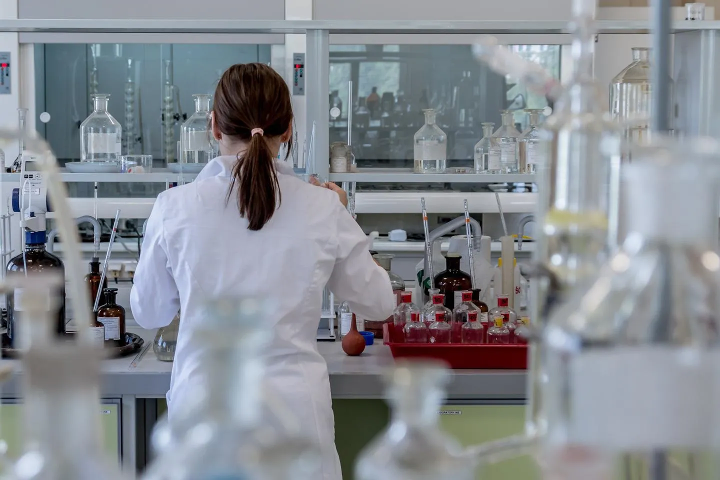 A female scientist working in a lab.