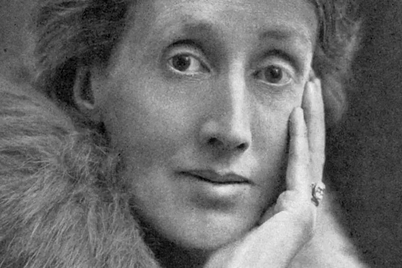 Black and white portrait of Virginia Woolf (1882–1941)