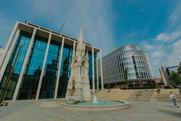 Birmingham-city-centre-Chamberlain-square